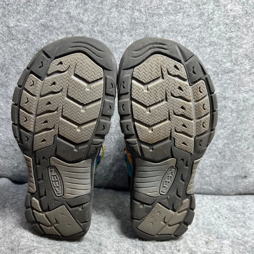 Keen Newport H2 Kids Tie Dye Black Sport Sandals Water Shoes Youth Size 4